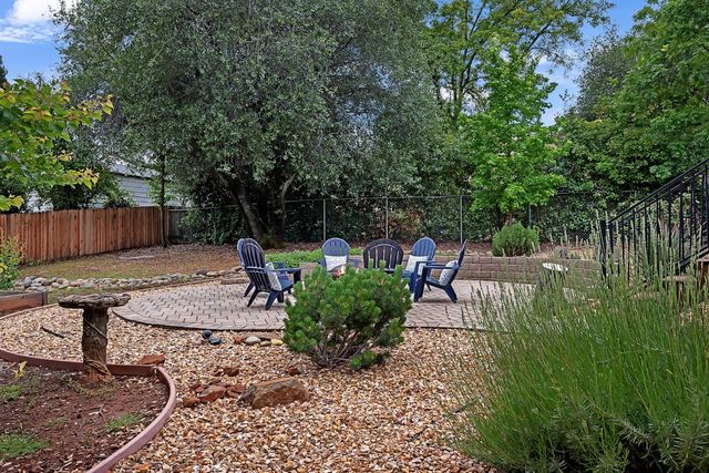 2744 Sandhurst Dr, Cameron Park, CA 95682