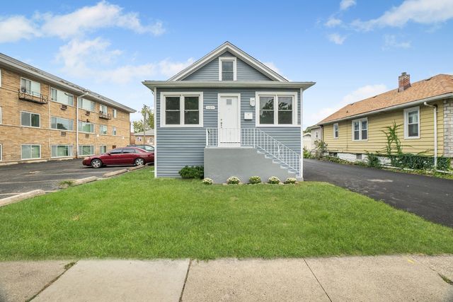 1927 S 17th Avenue, Broadview, IL 60155