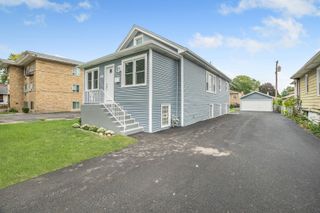 1927 S 17th Avenue, Broadview, IL 60155