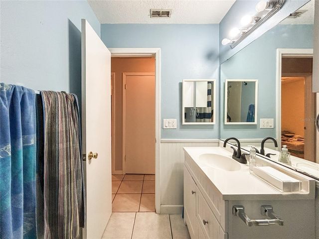 3426 SW LAUREL DALE DRIVE, Tampa, FL 33618