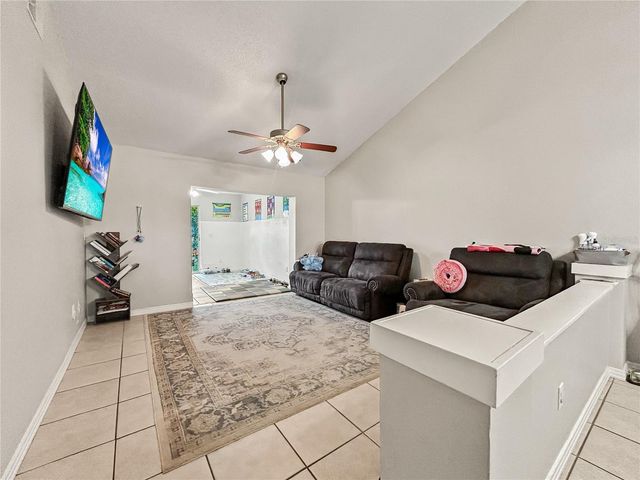 3426 SW LAUREL DALE DRIVE, Tampa, FL 33618