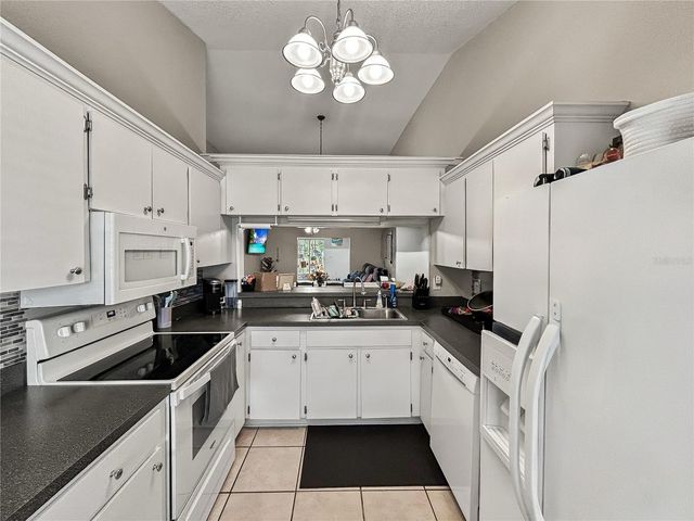 3426 SW LAUREL DALE DRIVE, Tampa, FL 33618