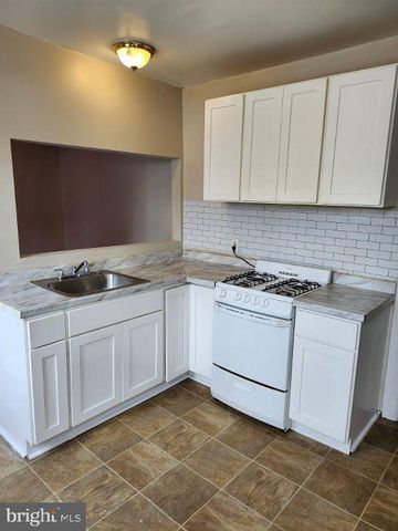 124 MOUNT HOLLY AVE, Mount Holly, NJ 08060