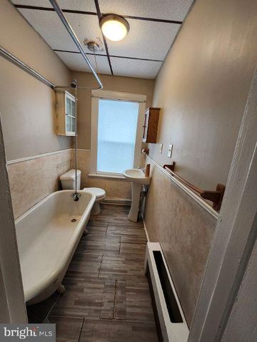 124 MOUNT HOLLY AVE, Mount Holly, NJ 08060