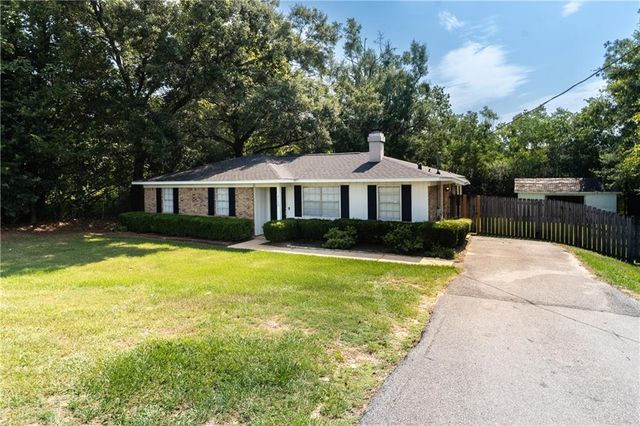 3130 Schillinger Road N, Semmes, AL 36575