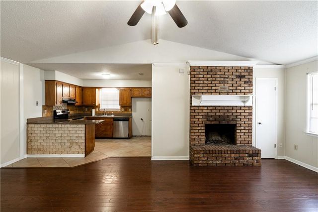 3130 Schillinger Road N, Semmes, AL 36575