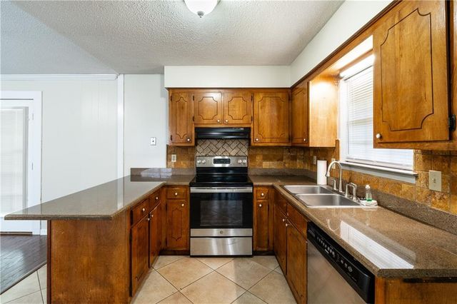 3130 Schillinger Road N, Semmes, AL 36575