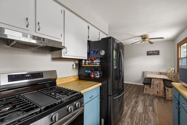 2304 Parkhill Drive, Norwalk, IA 50211