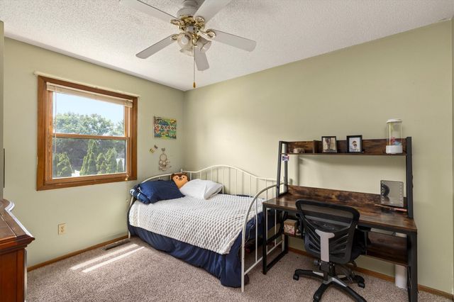 2304 Parkhill Drive, Norwalk, IA 50211
