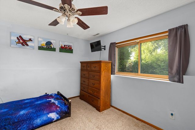 2304 Parkhill Drive, Norwalk, IA 50211