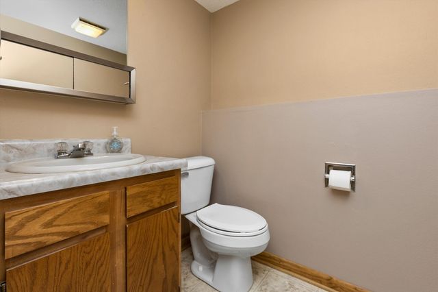 2304 Parkhill Drive, Norwalk, IA 50211