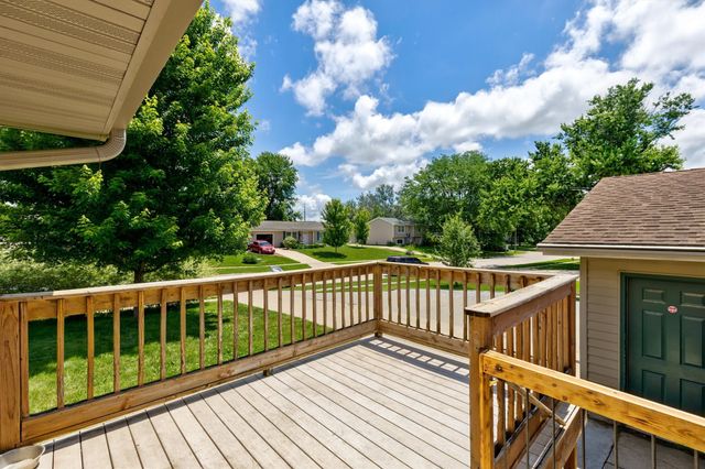 2304 Parkhill Drive, Norwalk, IA 50211
