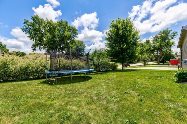 2304 Parkhill Drive, Norwalk, IA 50211