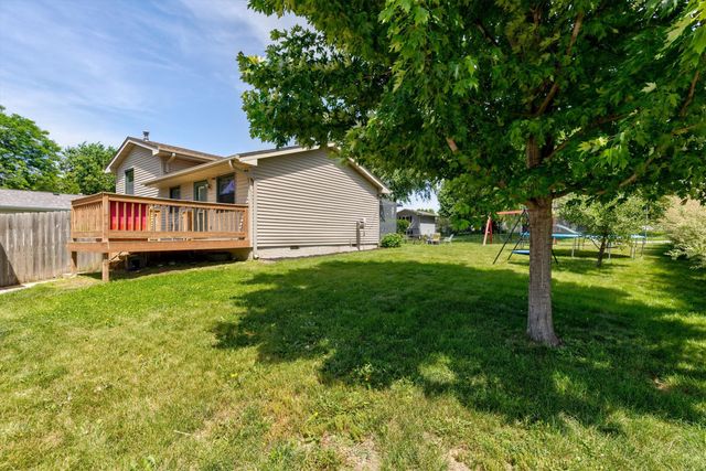 2304 Parkhill Drive, Norwalk, IA 50211