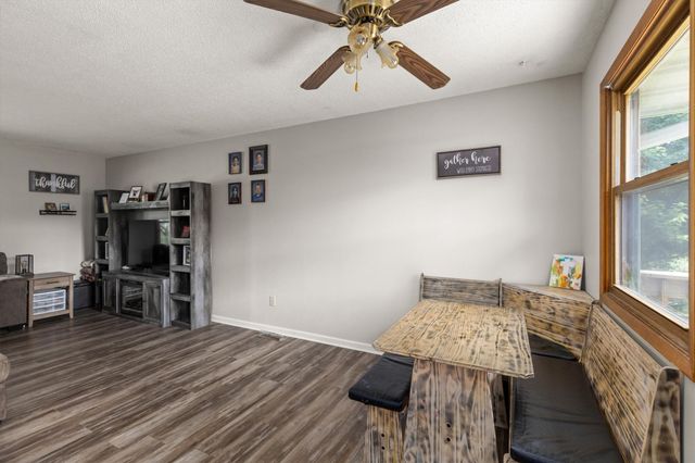2304 Parkhill Drive, Norwalk, IA 50211