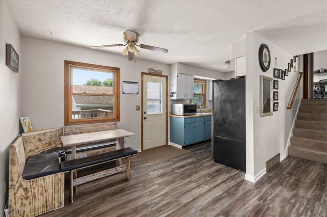 2304 Parkhill Drive, Norwalk, IA 50211
