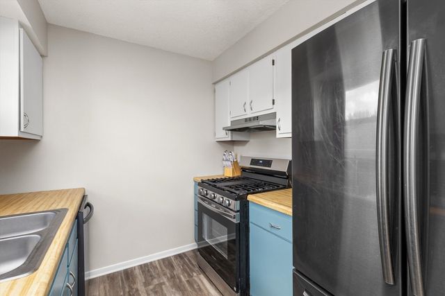 2304 Parkhill Drive, Norwalk, IA 50211