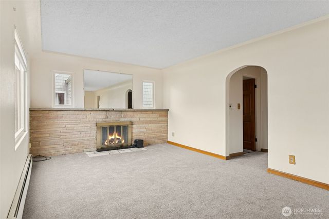 408 8th Avenue NE, Puyallup, WA 98372