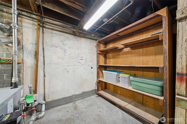 408 8th Avenue NE, Puyallup, WA 98372