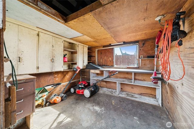 408 8th Avenue NE, Puyallup, WA 98372