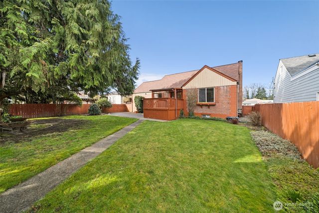 408 8th Avenue NE, Puyallup, WA 98372