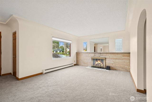 408 8th Avenue NE, Puyallup, WA 98372