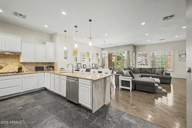 308 W HERRO Lane, Phoenix, AZ 85013