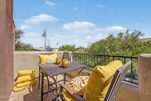 308 W HERRO Lane, Phoenix, AZ 85013