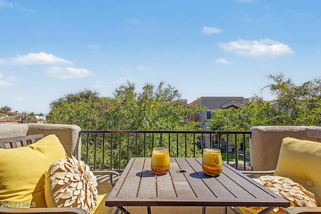 308 W HERRO Lane, Phoenix, AZ 85013
