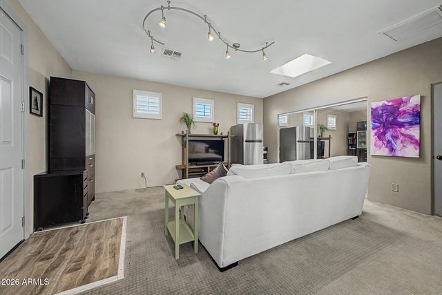 308 W HERRO Lane, Phoenix, AZ 85013