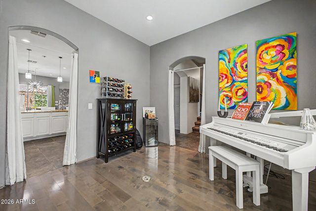 308 W HERRO Lane, Phoenix, AZ 85013
