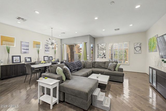 308 W HERRO Lane, Phoenix, AZ 85013