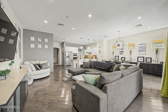 308 W HERRO Lane, Phoenix, AZ 85013