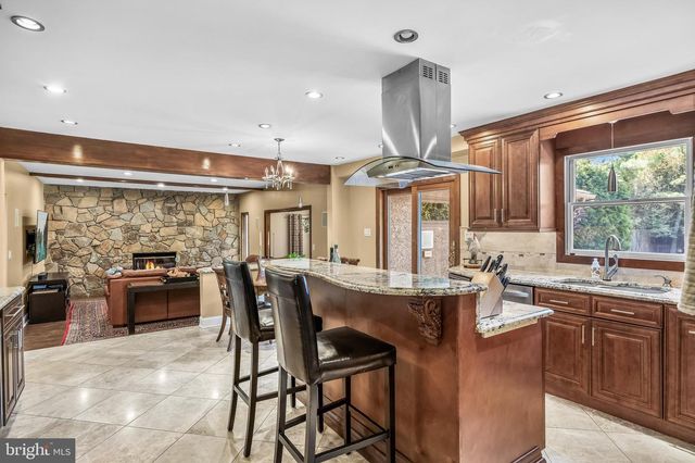 29 FAIRHAVEN DR, Cherry Hill, NJ 08003