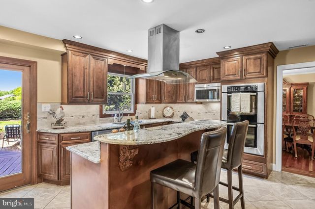 29 FAIRHAVEN DR, Cherry Hill, NJ 08003