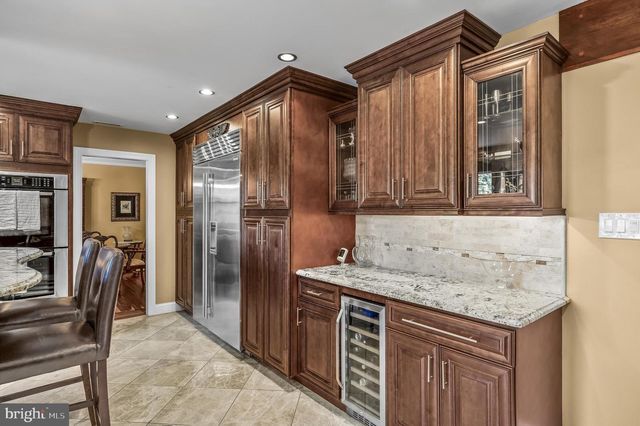 29 FAIRHAVEN DR, Cherry Hill, NJ 08003