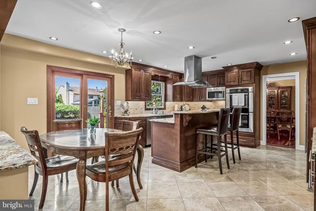 29 FAIRHAVEN DR, Cherry Hill, NJ 08003