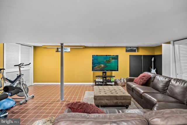 29 FAIRHAVEN DR, Cherry Hill, NJ 08003