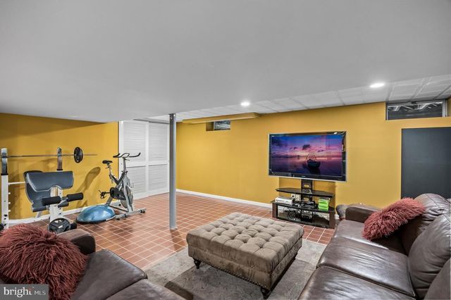 29 FAIRHAVEN DR, Cherry Hill, NJ 08003