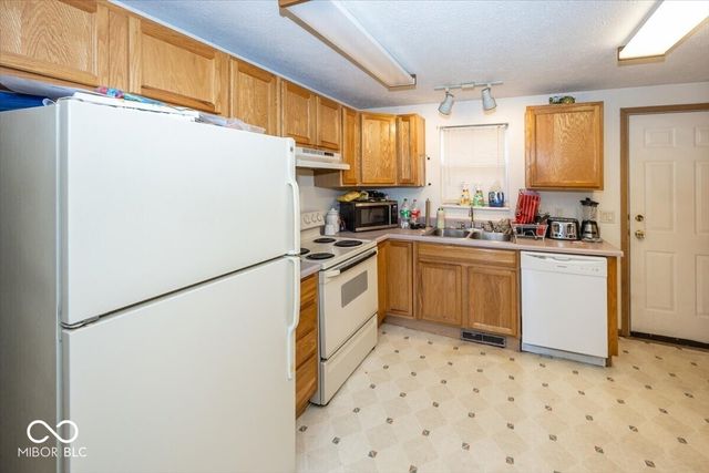 771 775 Kara Court, Greenfield, IN 46140