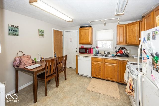 771 775 Kara Court, Greenfield, IN 46140