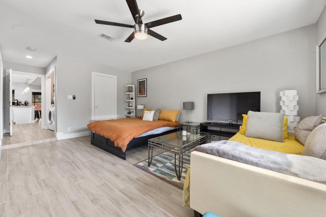 1400 Chippeway LN, Austin, TX 78745