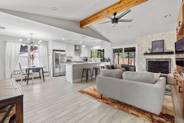 1400 Chippeway LN, Austin, TX 78745