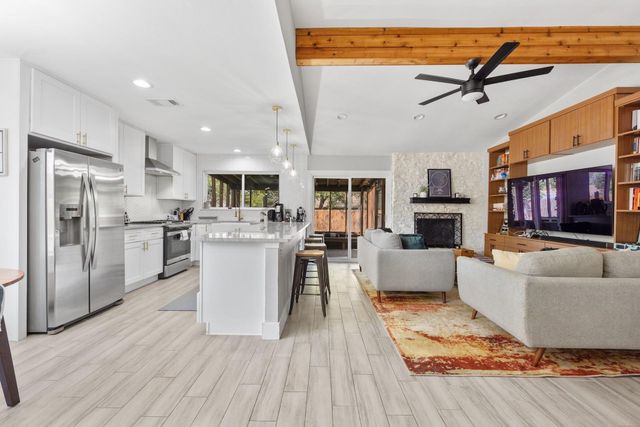 1400 Chippeway LN, Austin, TX 78745