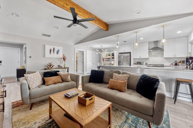 1400 Chippeway LN, Austin, TX 78745