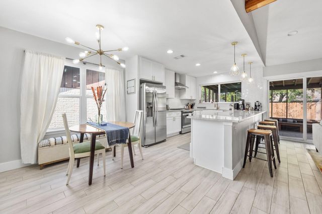 1400 Chippeway LN, Austin, TX 78745