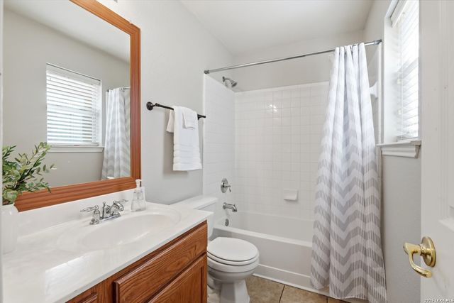 8423 Snakeweed Dr, Converse, TX 78109