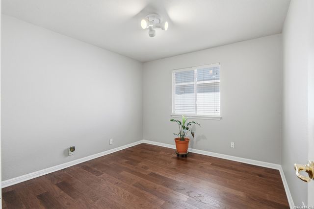 8423 Snakeweed Dr, Converse, TX 78109