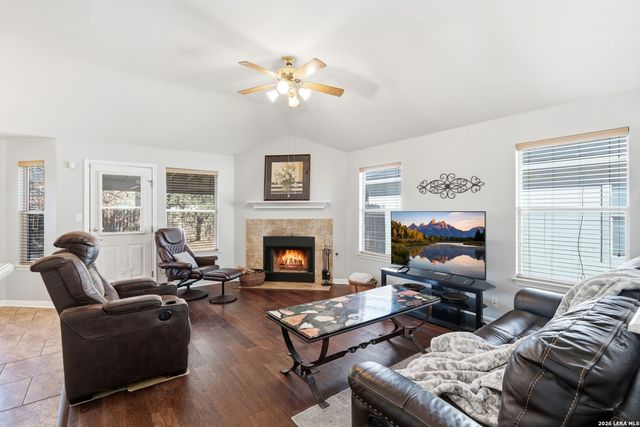 8423 Snakeweed Dr, Converse, TX 78109