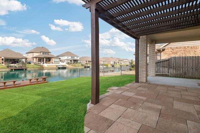 29650 Yaupon Shore Drive, Spring, TX 77386